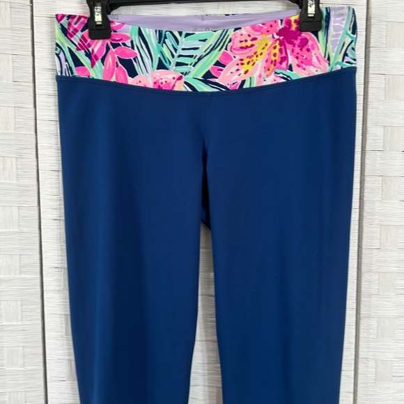 Lilly Pulitzer Luxletic Noelani Weekender Crop - Picture 3 of 12